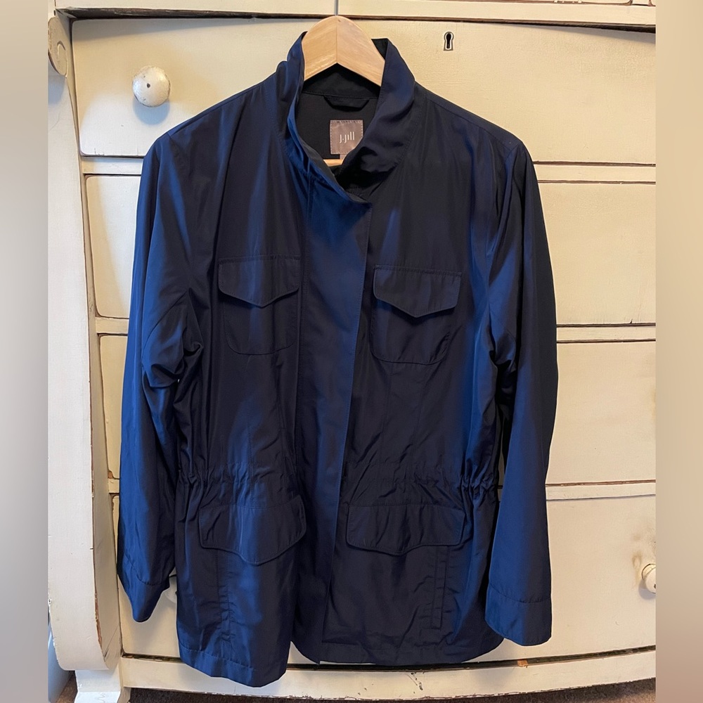 EUC navy blue J Jill nylon windbreaker/utility jacket - M Petite